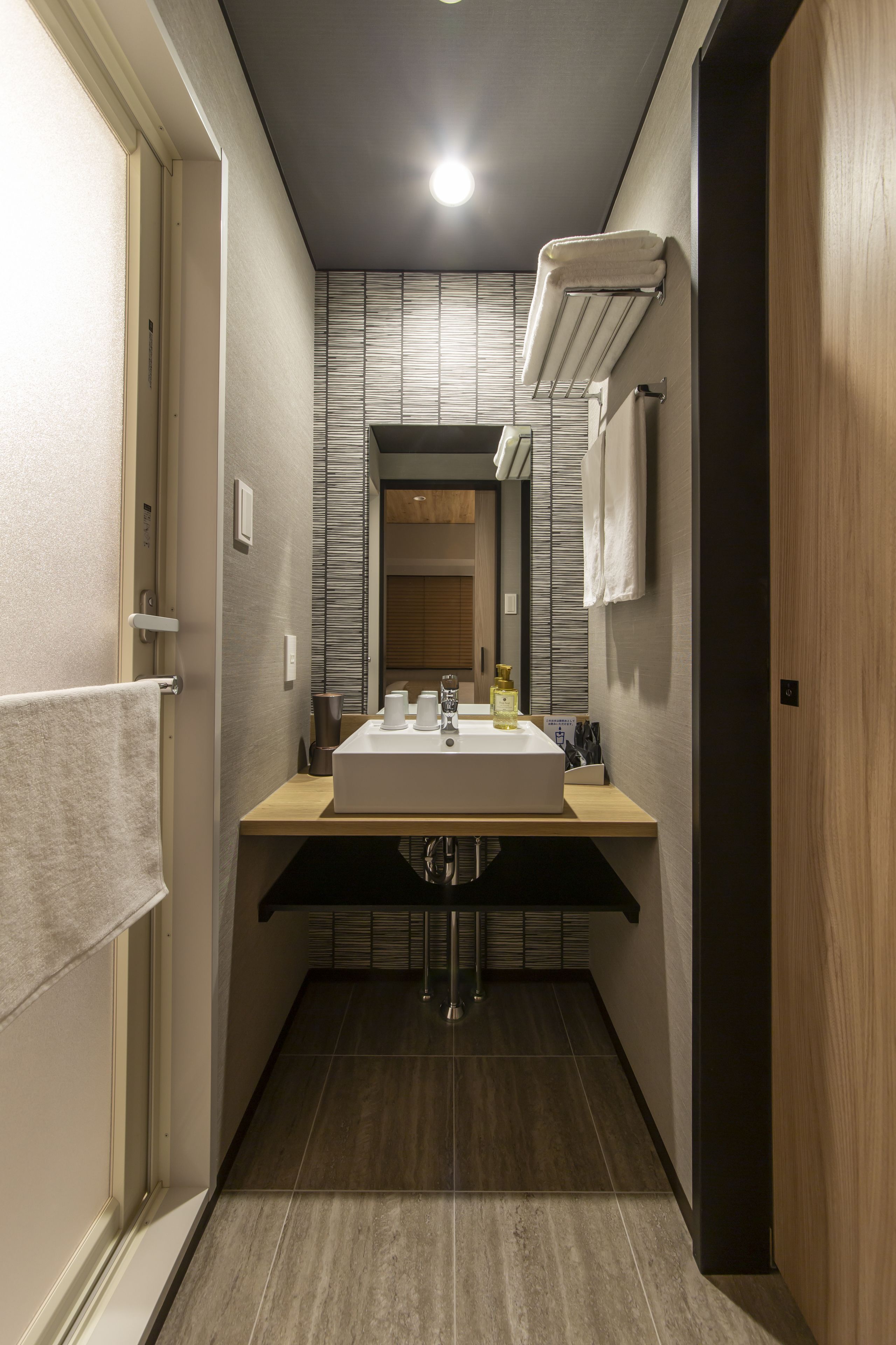 1 bedroom, desk, laptop workspace, blackout curtains