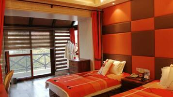 Quarto casal ou duplo design | Frigobar, cofres nos quartos, escrivaninha, cortinas blackout