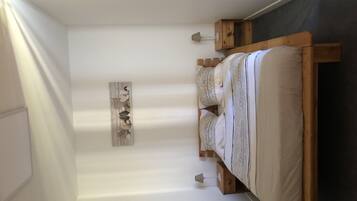 2 bedrooms, soundproofing, iron/ironing board, WiFi