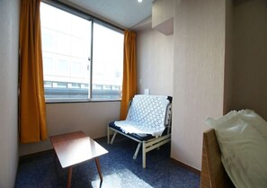 Down duvets, individually decorated, desk, laptop workspace - TokyoGuest Nihonbashi (Tokyo)