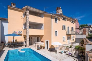 Outdoor pool - Villa Nada with 6 bedrooms, Wine cellar, Pool, Billiard table (Vodnjan)