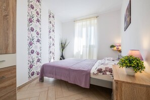 5 chambres, fer et planche à repasser, Wi-Fi gratuit, draps fournis