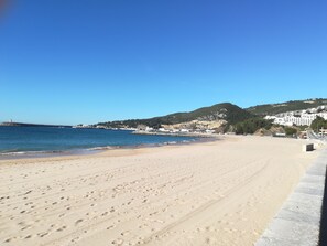 On the beach - Ni House - Studio Apartment 1 minute from the beach (Sesimbra)