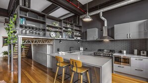 Private kitchen - BOUTIQUE STAYS - Loft on Rose (Fitzroy)