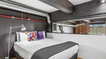 Design Apartment, 2 Bedrooms | 2 bedrooms, individually decorated, individually furnished