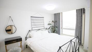 Apartment, 2 Schlafzimmer | Schreibtisch, Verdunkelungsvorhänge, kostenloses WLAN