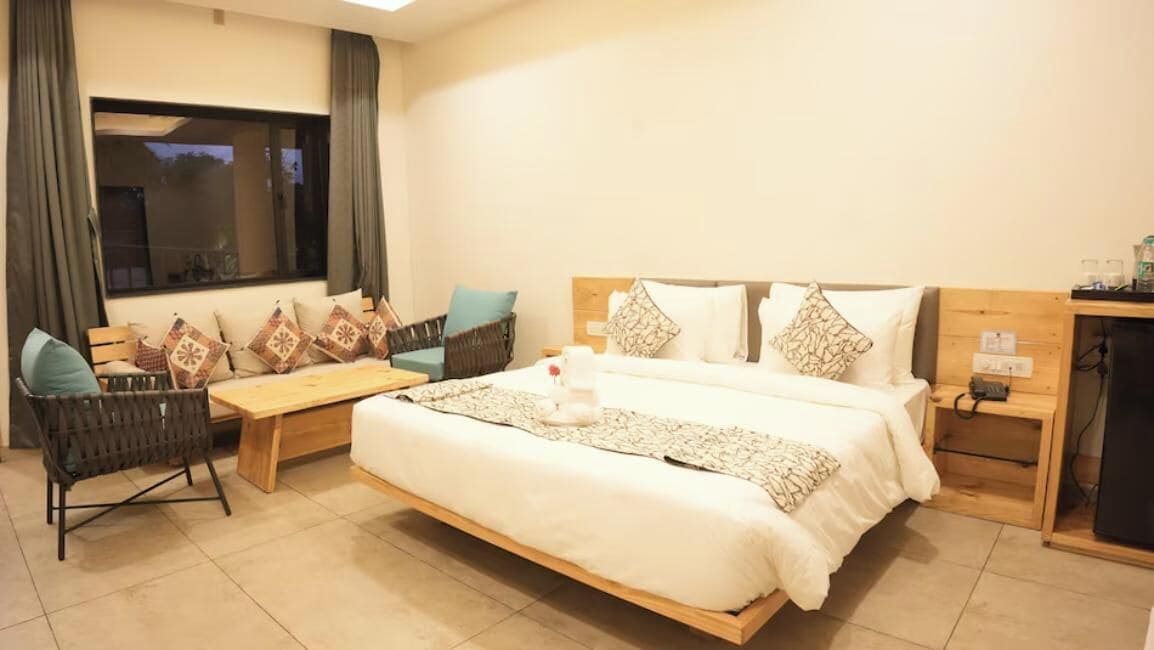 In-room safe, individually decorated, individually furnished, desk