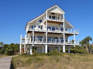 Exterior - TEQUILA SUNSET is the perfect spot to take in all the Plantation amenities and spectacular vistas! (St. George Island)