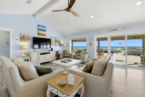 Flat-screen TV, DVD player, books, stereo - THIS BEAUTIFUL GROUND LEVEL HOME has gorgeous tile and hardwood floors, and an artistic flair! (St. George Island)