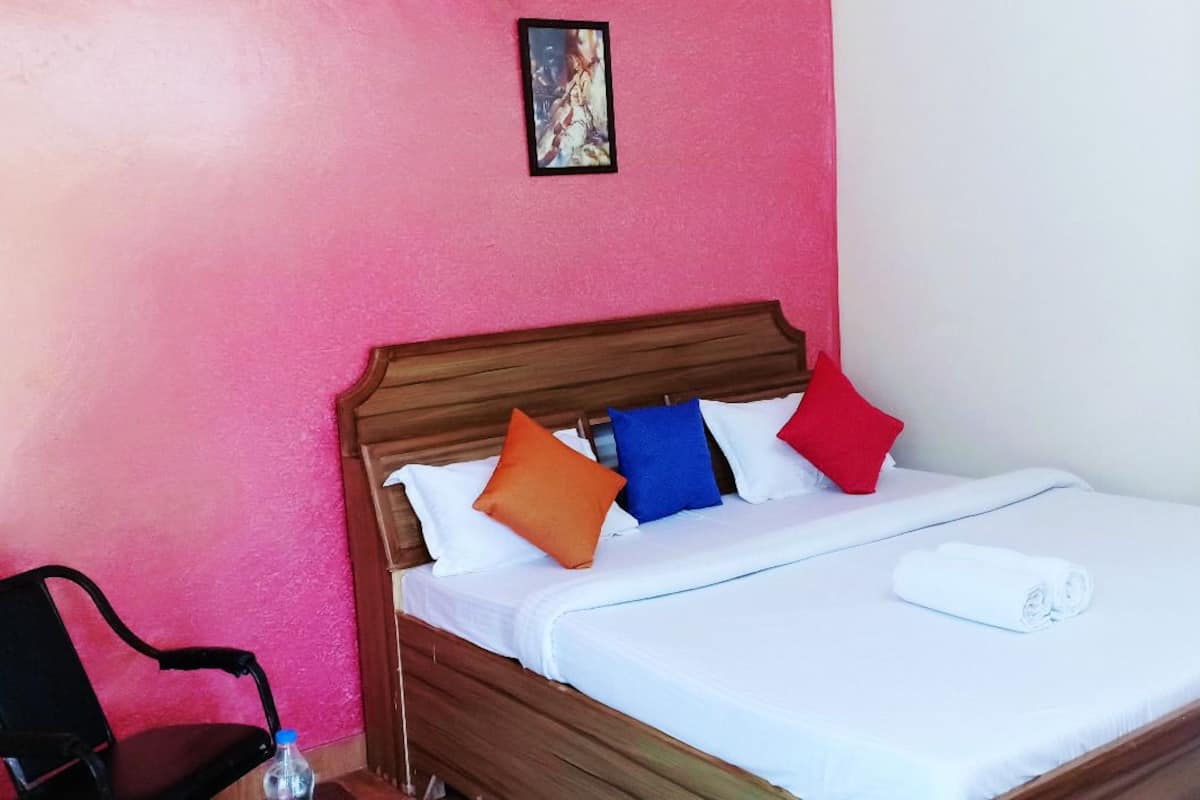 Habitación doble Deluxe, 1 cama King size | Camas extra, wifi gratis y ropa de cama