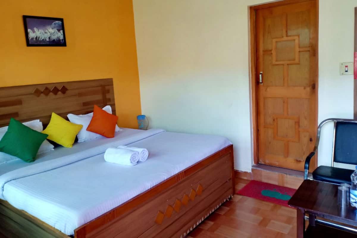 Habitación doble superior, vista a la montaña | Camas extra, wifi gratis y ropa de cama