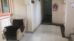 Exterior detail - Laibon Hotel (Nairobi)