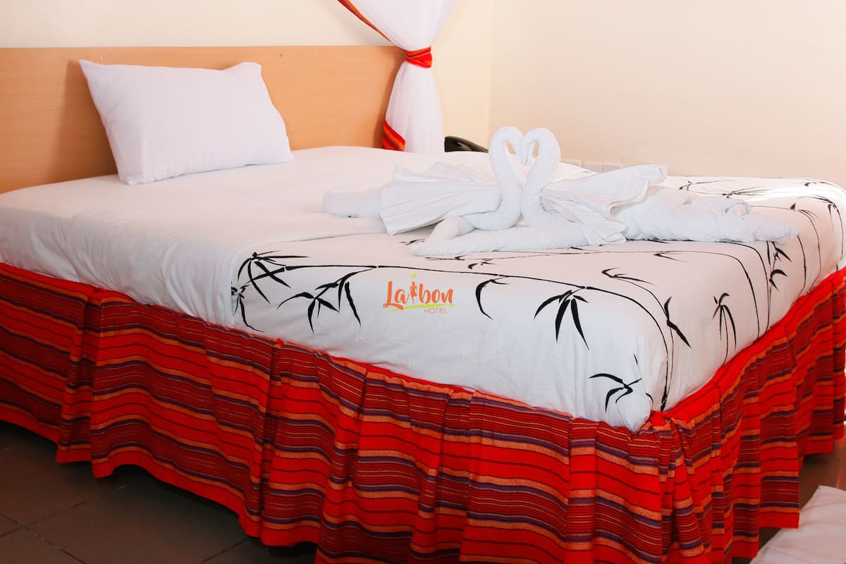 Deluxe Single Room | Desk, WiFi (free), bed sheets