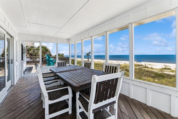 Outdoor dining - SEA GRACE IS THE FAMILY PLACE! (St. George Island)