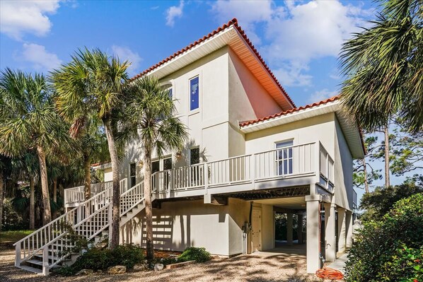 المنشأة من الخارج