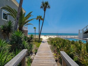 Property grounds - YOUR FAMILY'S UNFORGETTABLE VACATION AWAITS YOU AT BEACHWALKER COTTAGE! (St. George Island)