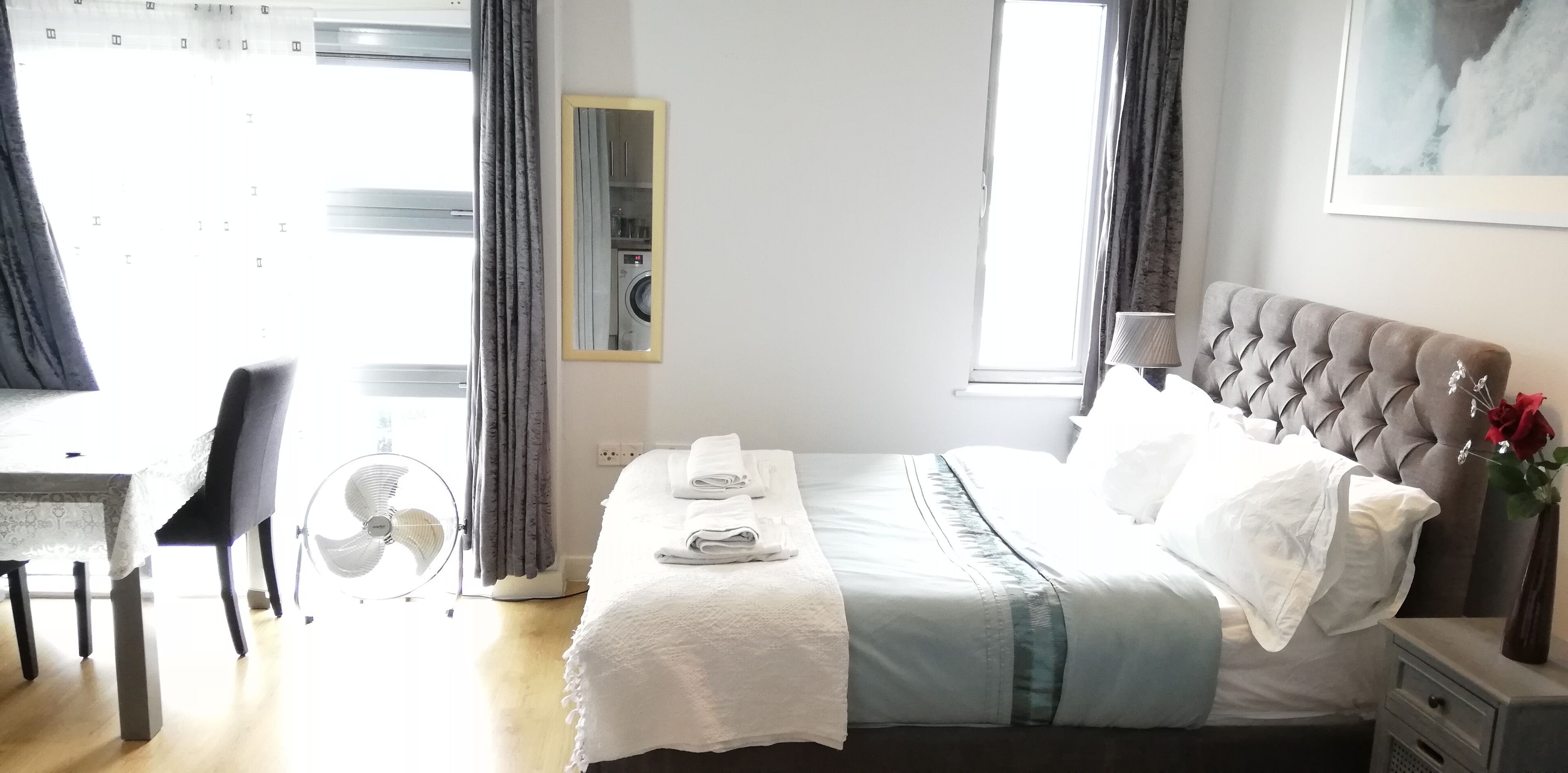 2 makuuhuonetta, silitysrauta/-lauta, Wi-Fi, vuodevaatteet