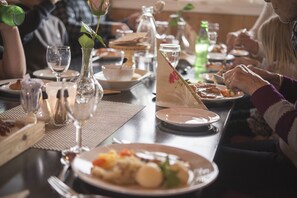 Lunch and dinner served - Dombås Hostel (Dovre)