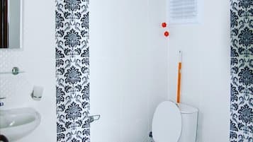 Apartment, 1 Bedroom, Sea View | Bathroom | Shower