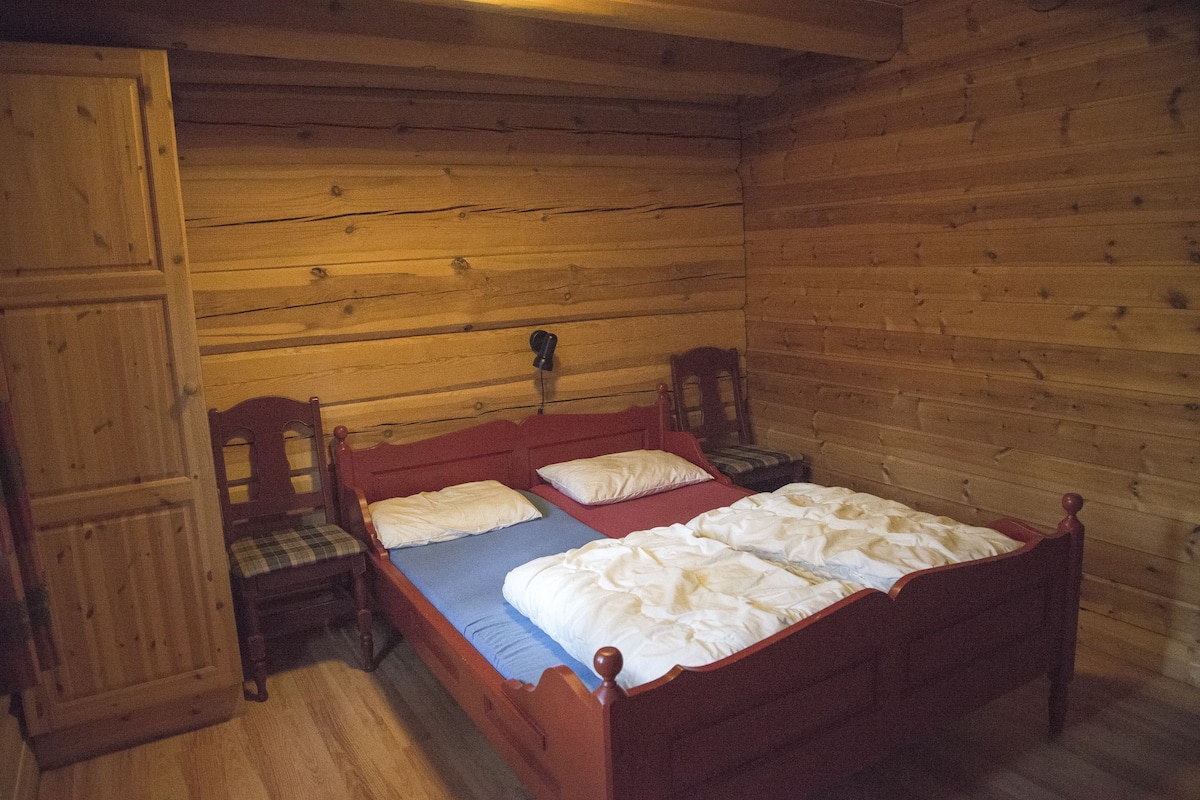 Basic-hús á einni hæð - 2 svefnherbergi (linen and towels not included) | 2 svefnherbergi, vinnuaðstaða fyrir fartölvur, myrkratjöld/-gardínur