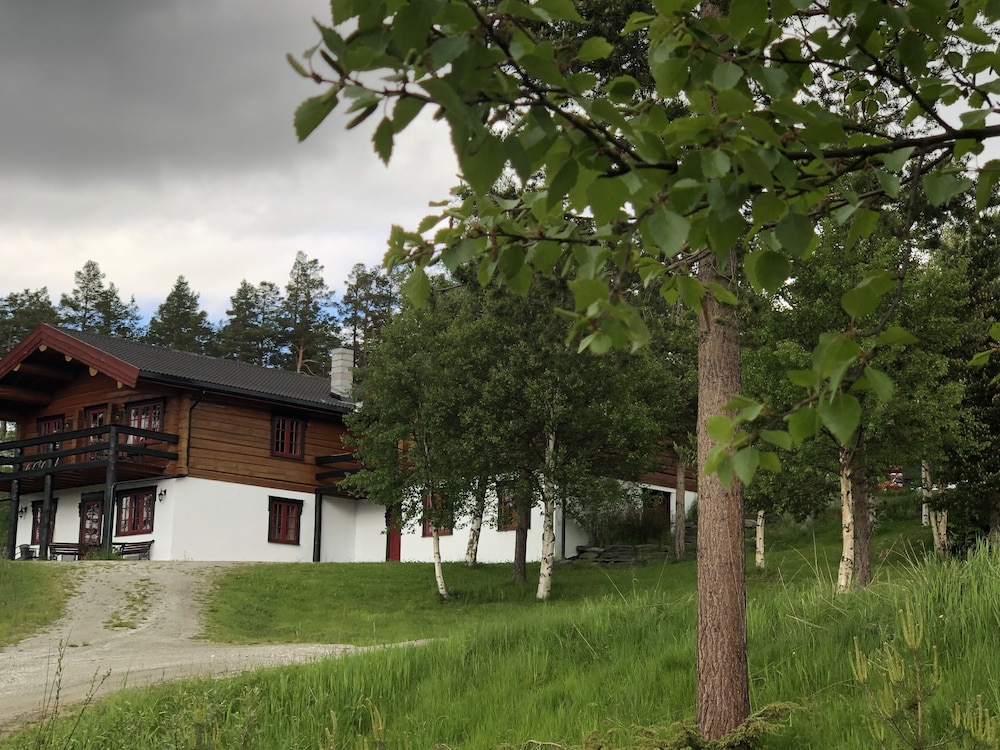 Trolltun Gjestegård by null