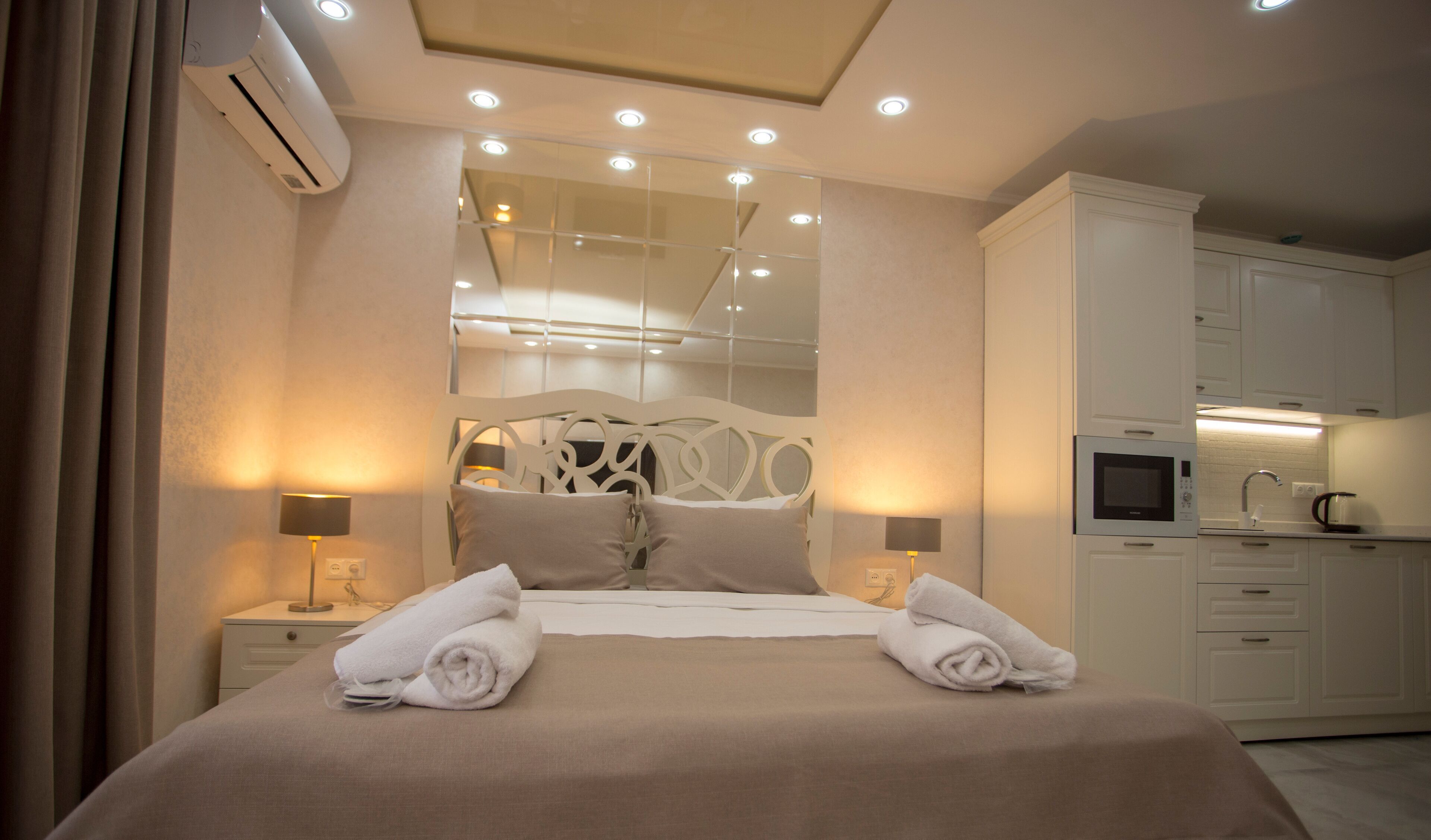 Premium bedding, individually decorated, individually furnished, desk