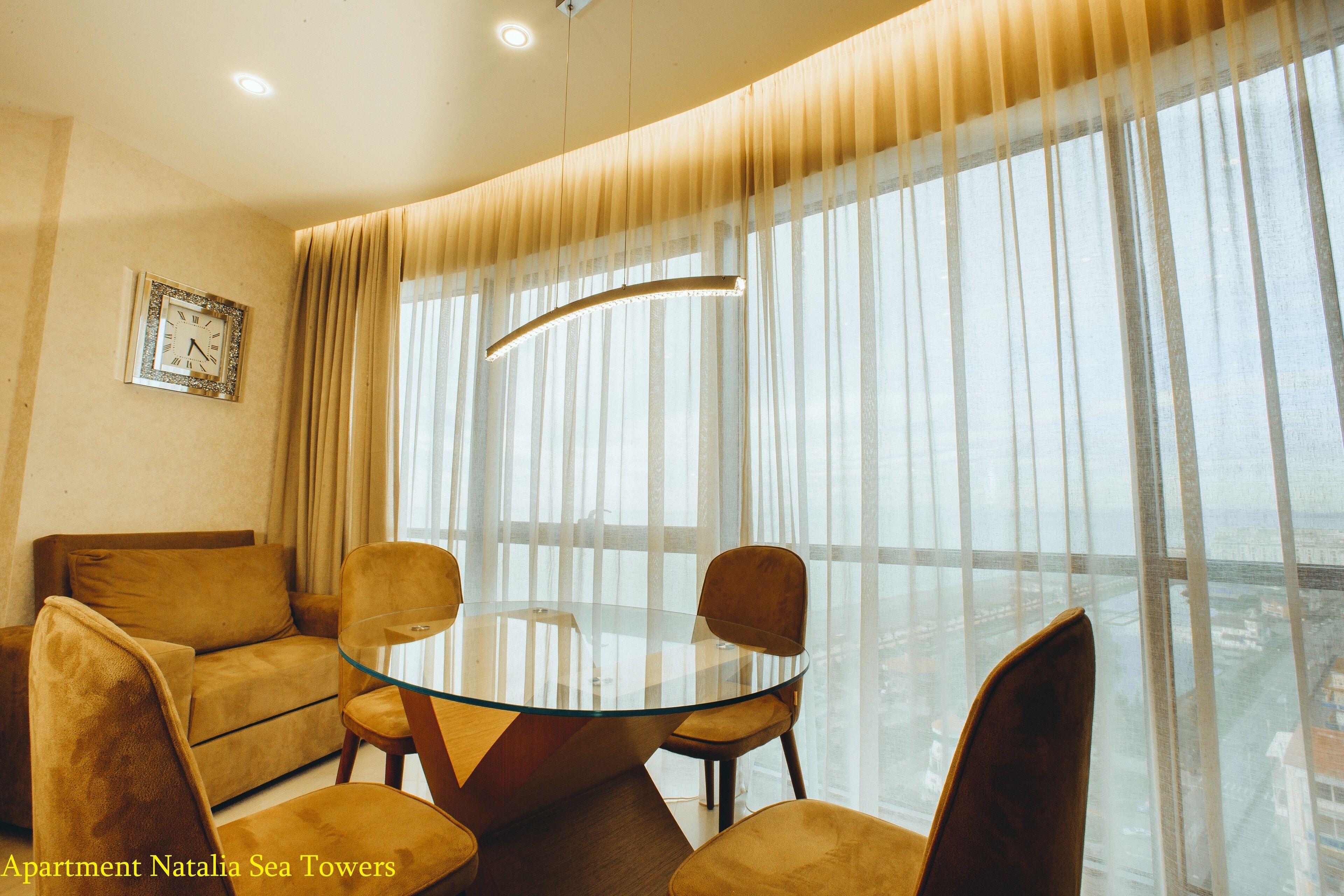 ห้องพาโนรามิกสตูดิโอสวีท | เครื่องนอนระดับพรีเมียม, ห้องพักตกแต่งอย่างมีเอกลักษณ์