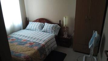 Free WiFi, bed sheets