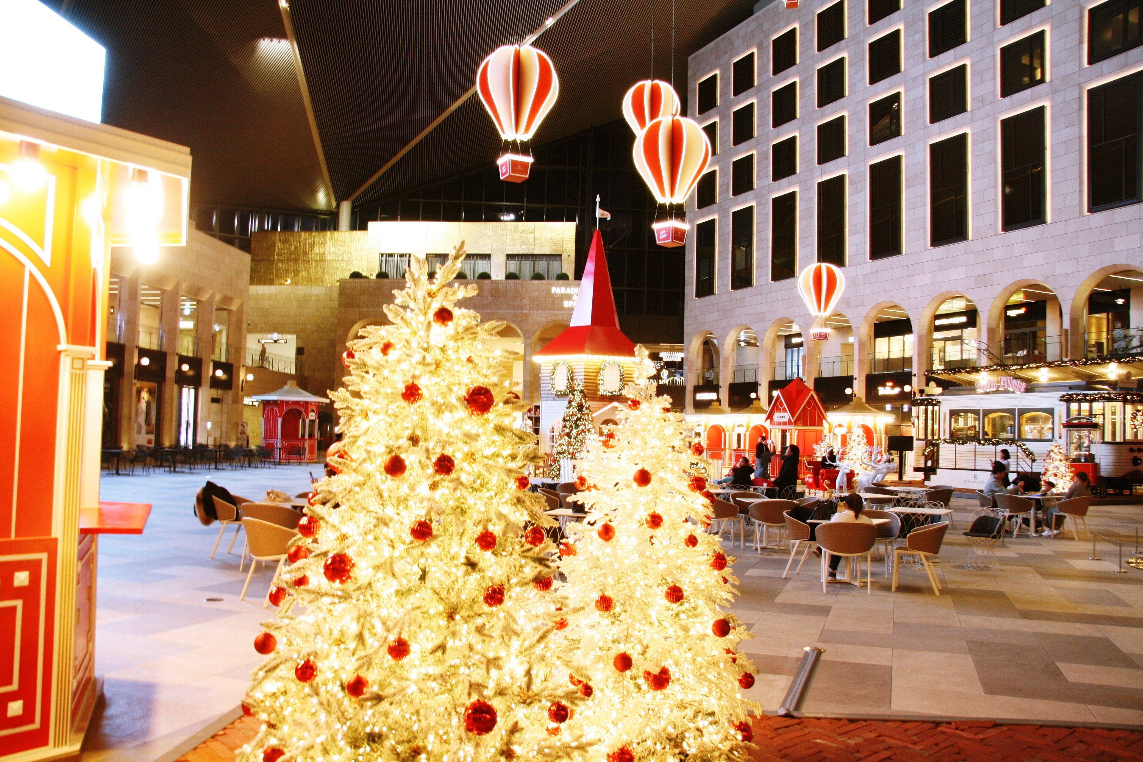 outdoor banquet area