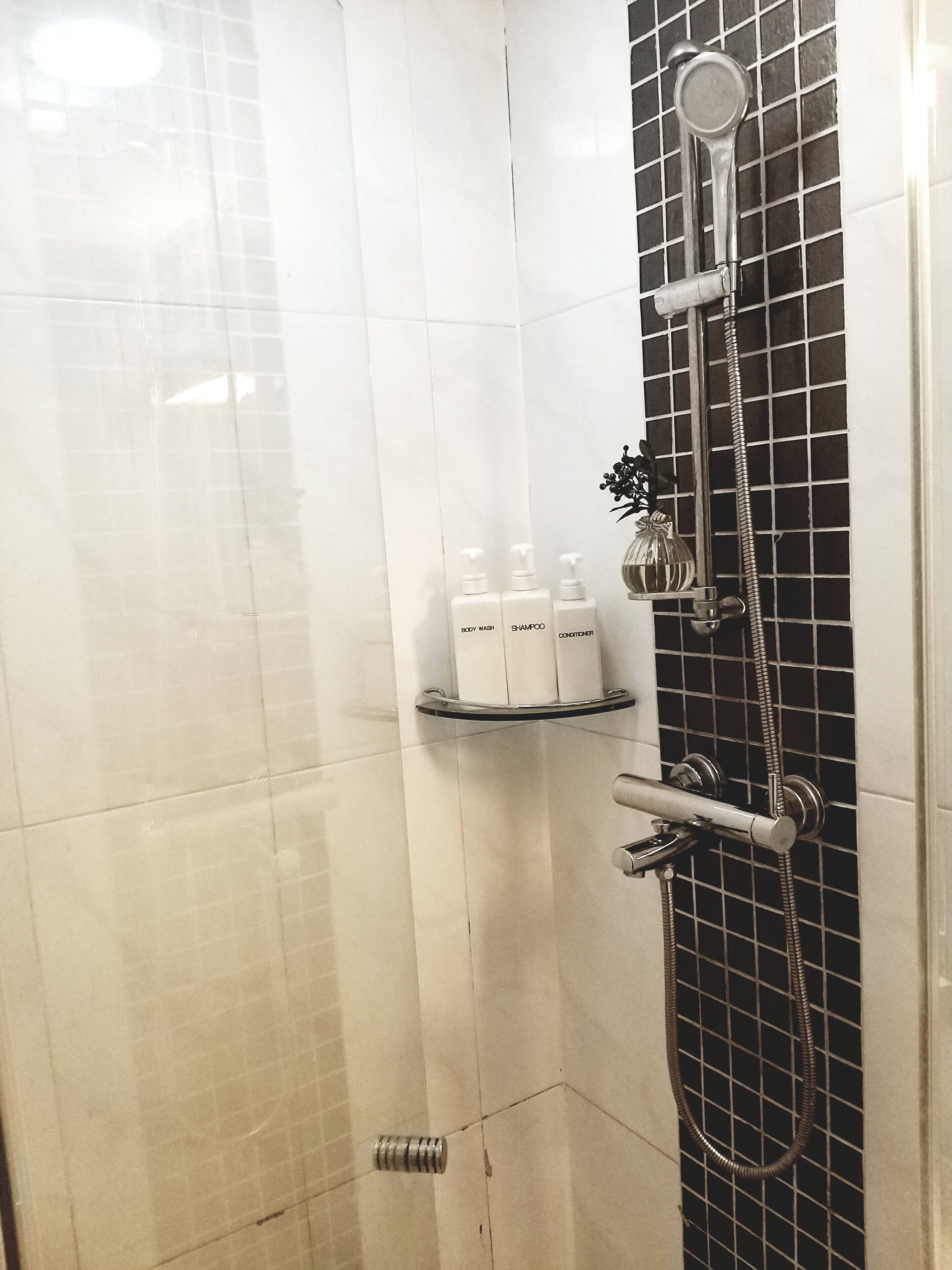 shower, free toiletries, hair dryer, slippers