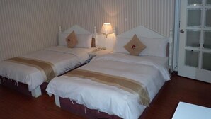 Family Quadruple Room - Chung Shan Business Hotel (Taoyuan City)