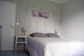 3 Schlafzimmer, Bügeleisen/Bügelbrett, Reisekinderbett