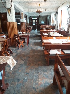 Restaurant - Cabana Fulg de Nea (Predeal)