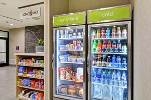 Snack bar - Home2 Suites by Hilton Pecos (Pecos)