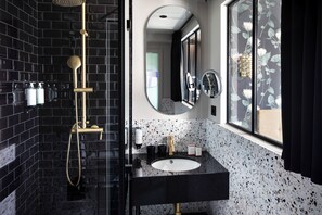 Free toiletries, hair dryer, towels - Rayz Eiffel (Paris)