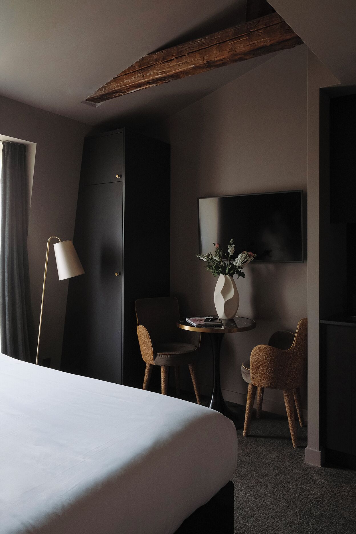 deluxe studio (view eiffel tower) | living area | flat-screen tv, streaming services
