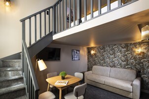 Duplex | Living area | Flat-screen TV, streaming services