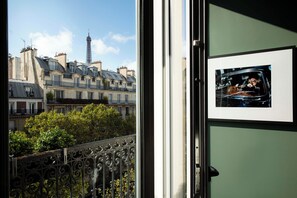 Two interconnecting studios with balcony | Terrace/patio