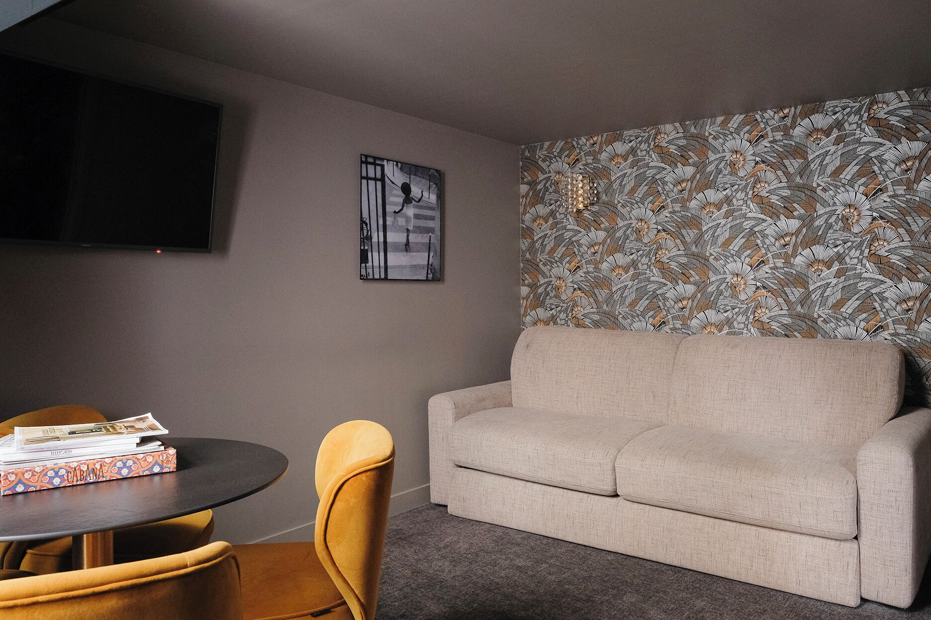 studio duplex | living area | flat-screen tv, streaming services