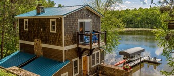 PONTOON BOAT INCLUDED early May thru early October. Quaint cabin on Sibley Lake.