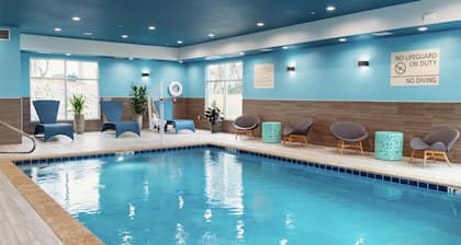 Hampton Inn & Suites Pittsburgh New Stanton