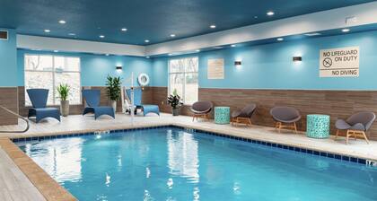 Hampton Inn & Suites Pittsburgh New Stanton