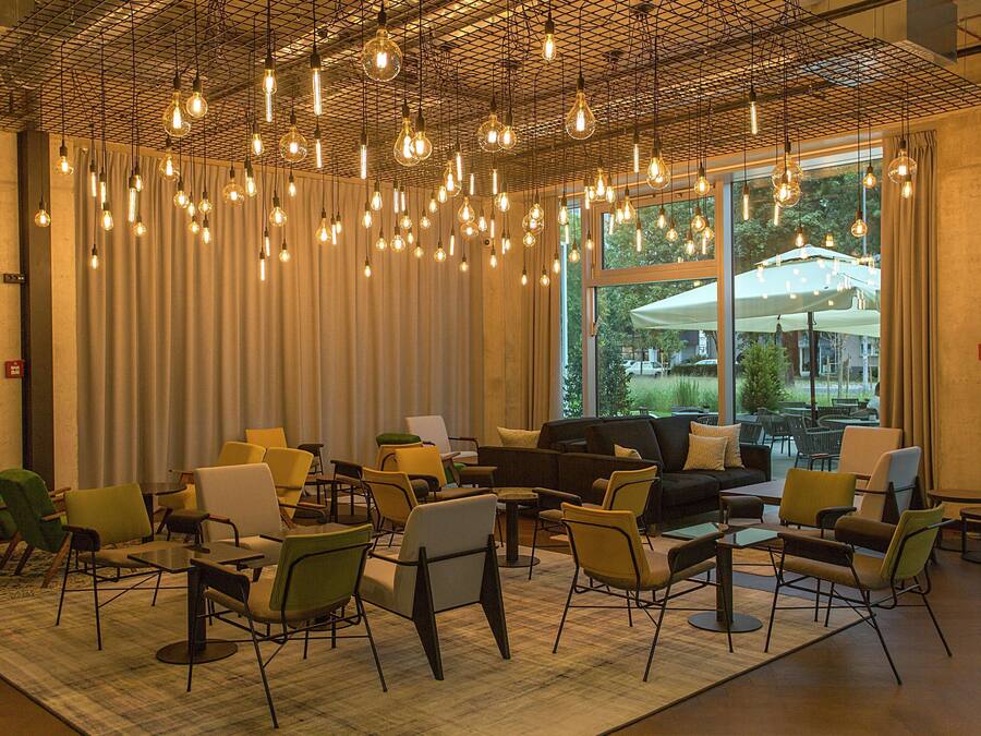 Breakfast, lunch, dinner served; local cuisine