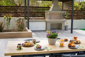 BBQ/picnic Area - E & G Relax Homes (Kissamos)