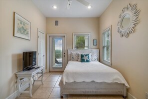 5 bedrooms, WiFi, bed sheets