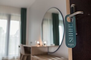 客房内保险箱、隔音、熨斗/熨板、免费 WiFi