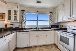 Fridge, microwave, oven, stovetop - BECOME AN ISLAND CASTAWAY in this cozy, fun in the sun, beachfront home. (St. George Island)