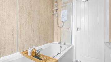 Standard Apartment | Room amenity