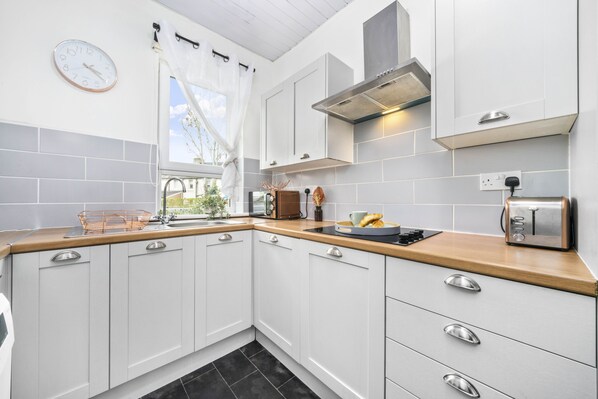 Standard Apartment | Room amenity - Two Bedroom Apartment by Klass Living Serviced Accommodation Motherwell - Anderson Apartment With WiFi &Parking (Motherwell)