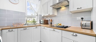 อพาร์ทเมนท์สองห้องนอนโดยคลา  สลิวิ้งเซอร์วิสอะคอมโมเดชั่นมัดเธอร์เวล - แอนเดอร์สันอพาร์ทเมนท์พร้อมWifiและที่จอดรถ